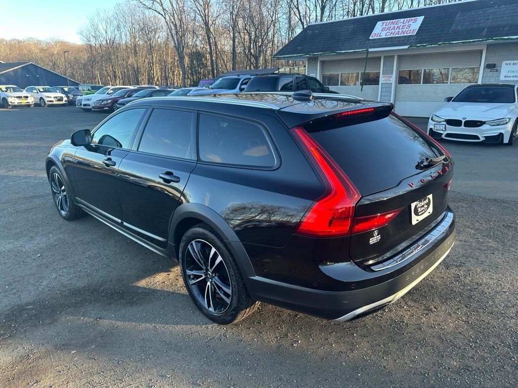 Used 2018 Volvo V90 T5 Cross Country w/ Convenience Package image 10