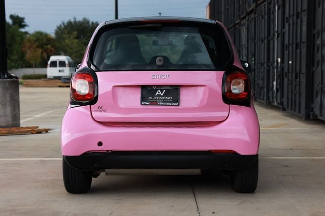 Used 2016 smart fortwo passion RWD image 10
