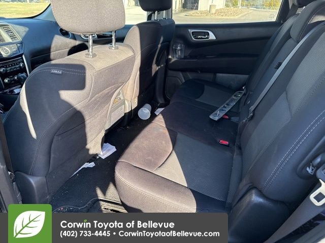 Used 2017 Nissan Pathfinder SV image 12
