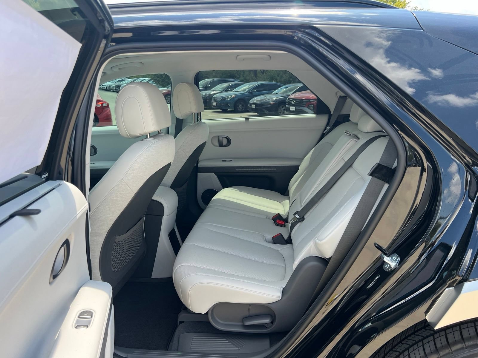 New 2027 Hyundai Ioniq 5 Limited RWD image 17
