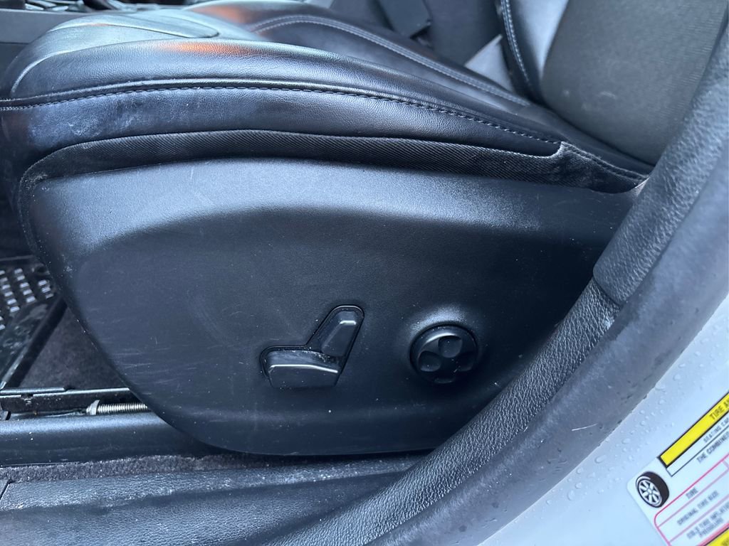 Used 2019 Jeep Cherokee Latitude Plus w/ Cold Weather Group image 34