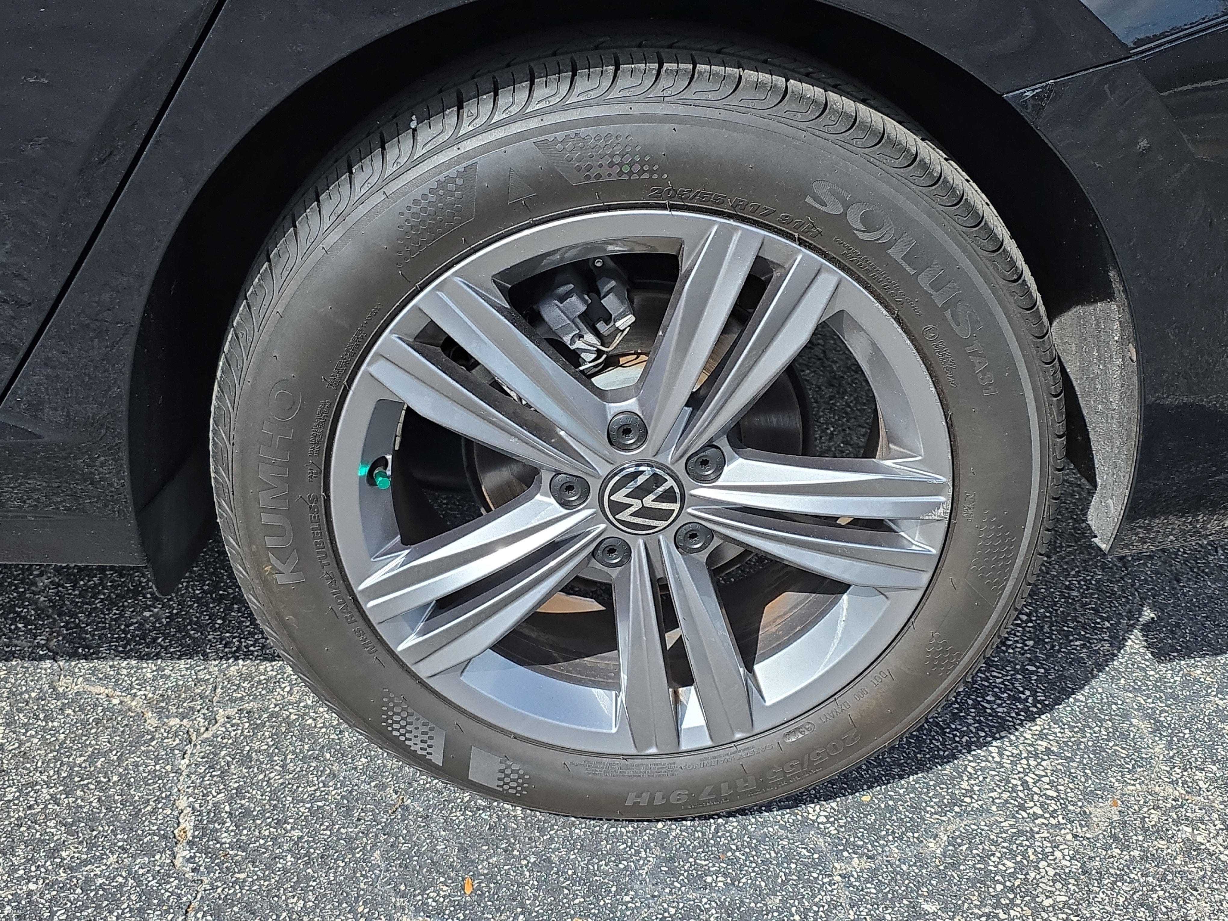 Used 2024 Volkswagen Jetta SE image 13