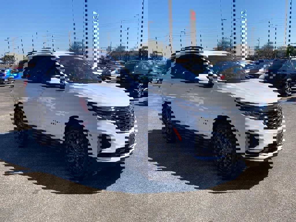 Used 2024 Chevrolet Equinox RS image 3