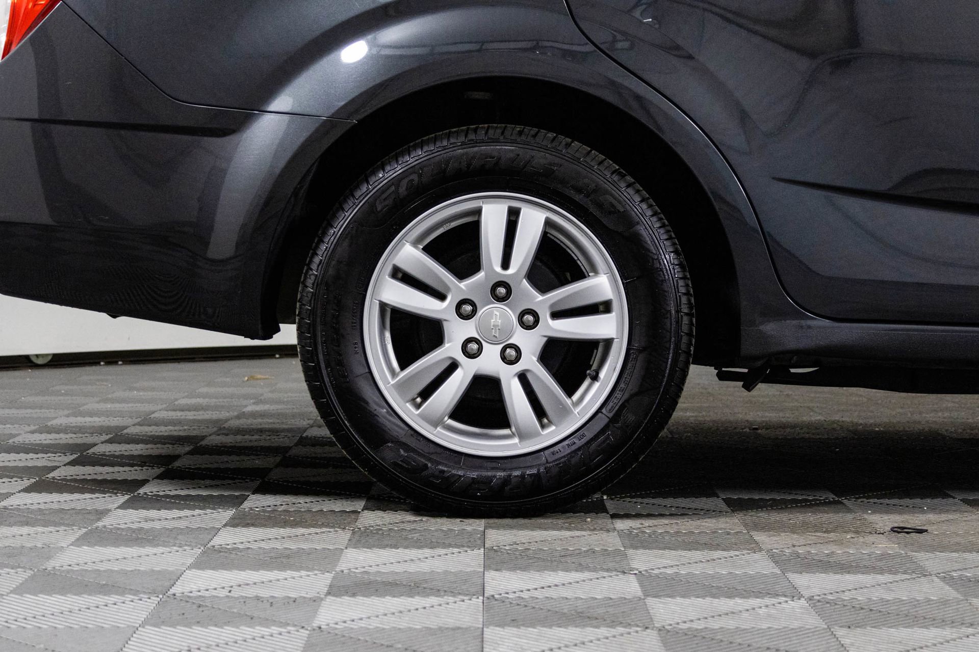 Used 2014 Chevrolet Sonic LT image 41