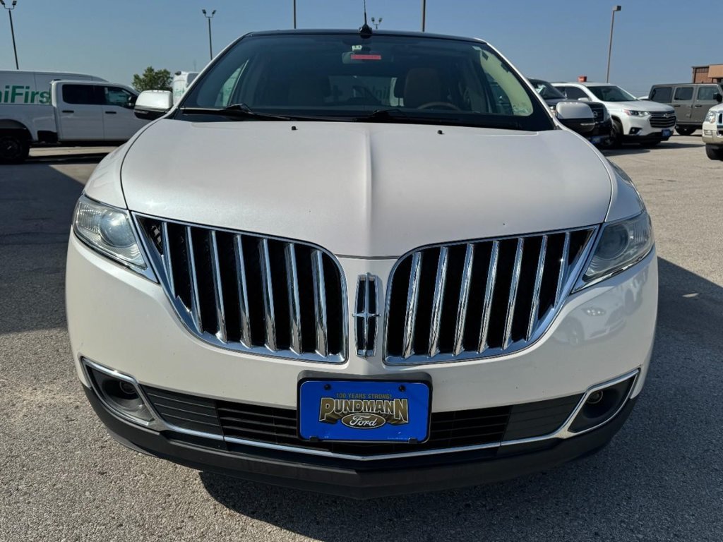 Used 2014 Lincoln MKX FWD w/ Equipment Group 102A image 9