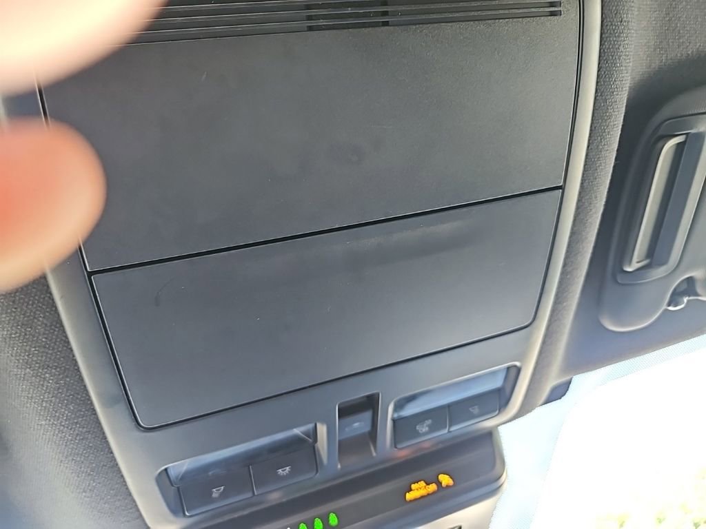 Used 2024 MAZDA MAZDA3 s FWD image 19