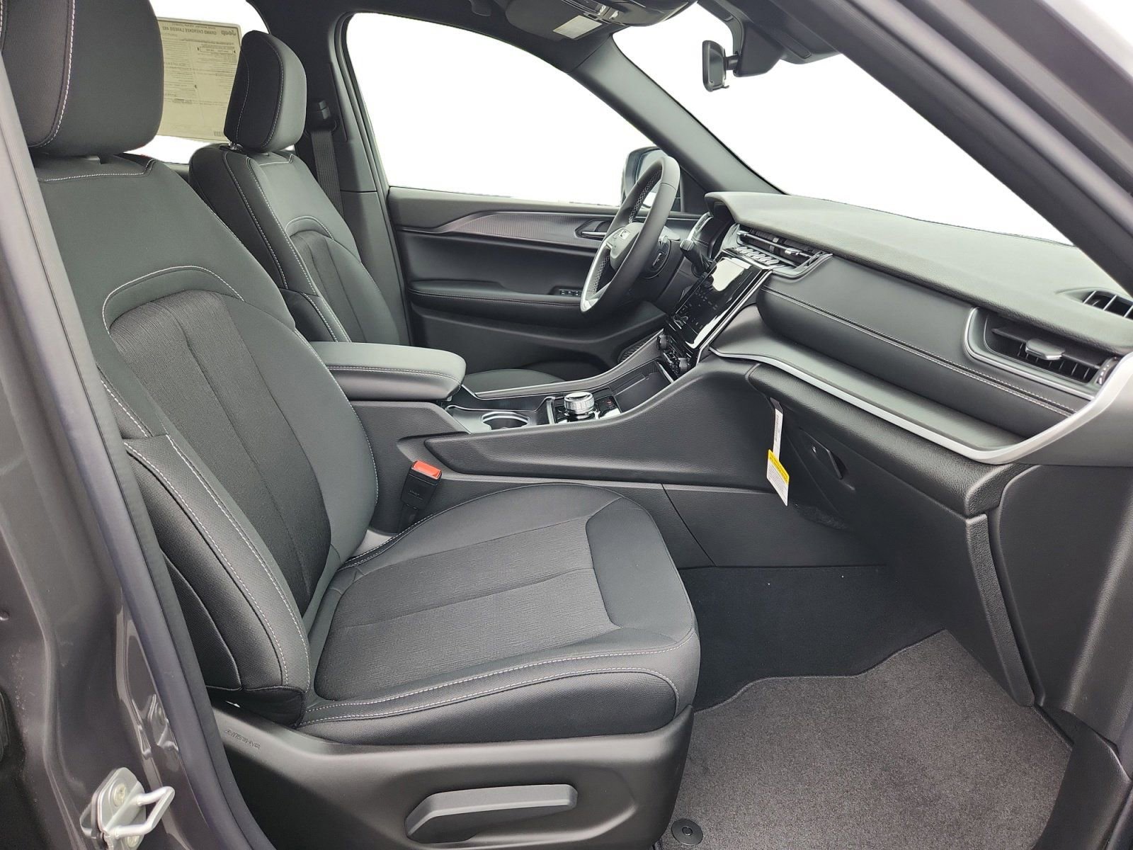 New 2026 Jeep Grand Cherokee Laredo RWD image 24