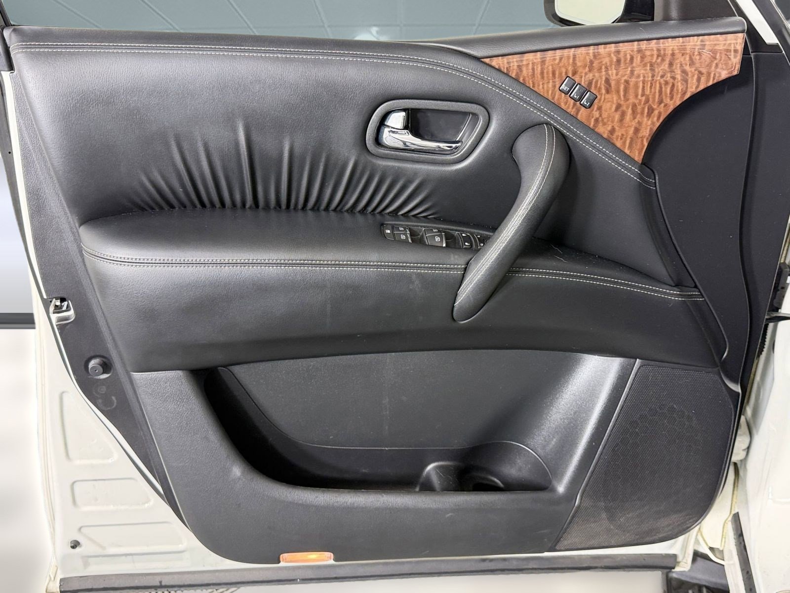 Used 2020 Nissan Armada Platinum w/ Captain's Chairs Package image 22