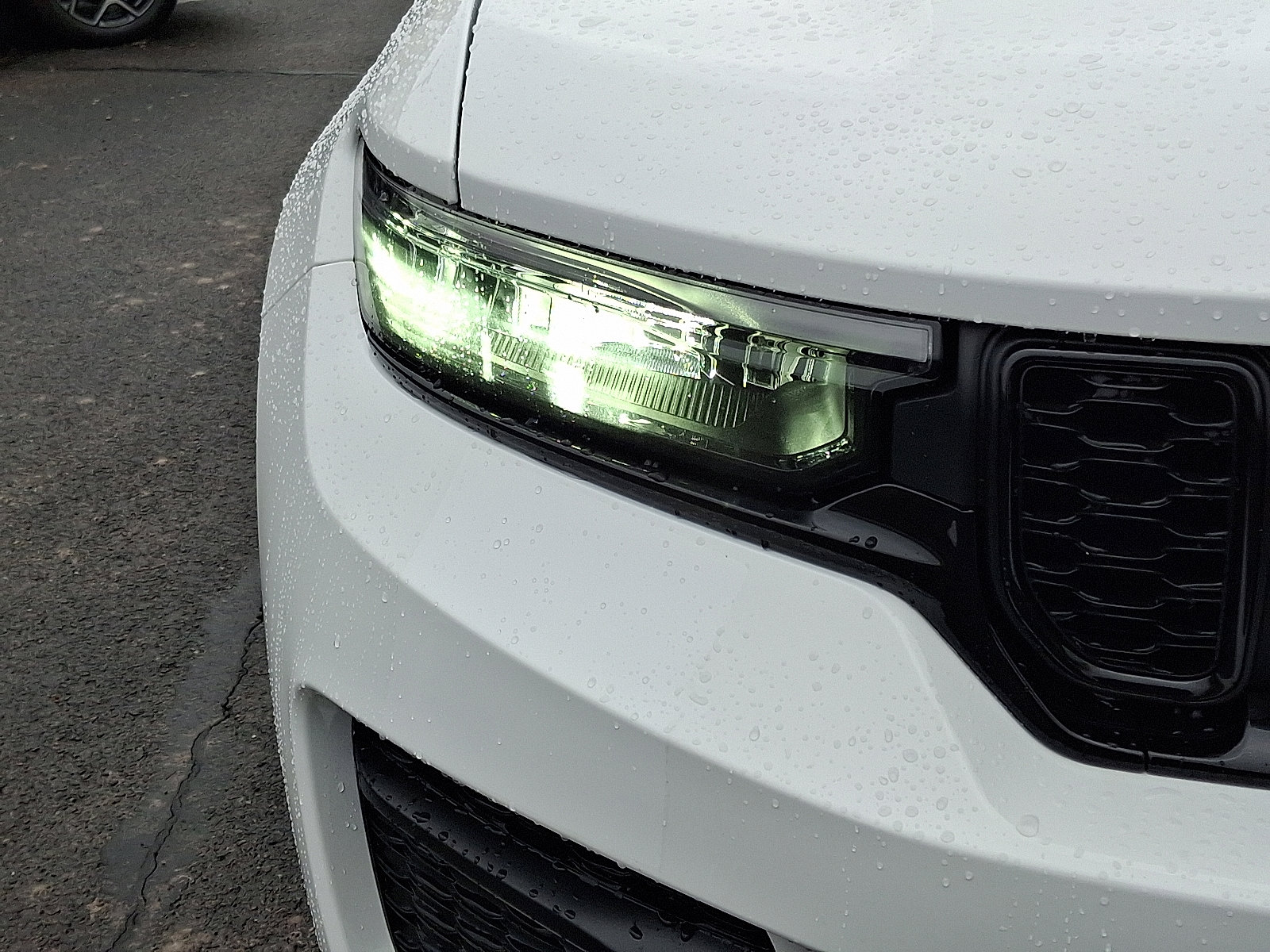 New 2025 Jeep Grand Cherokee Altitude image 9