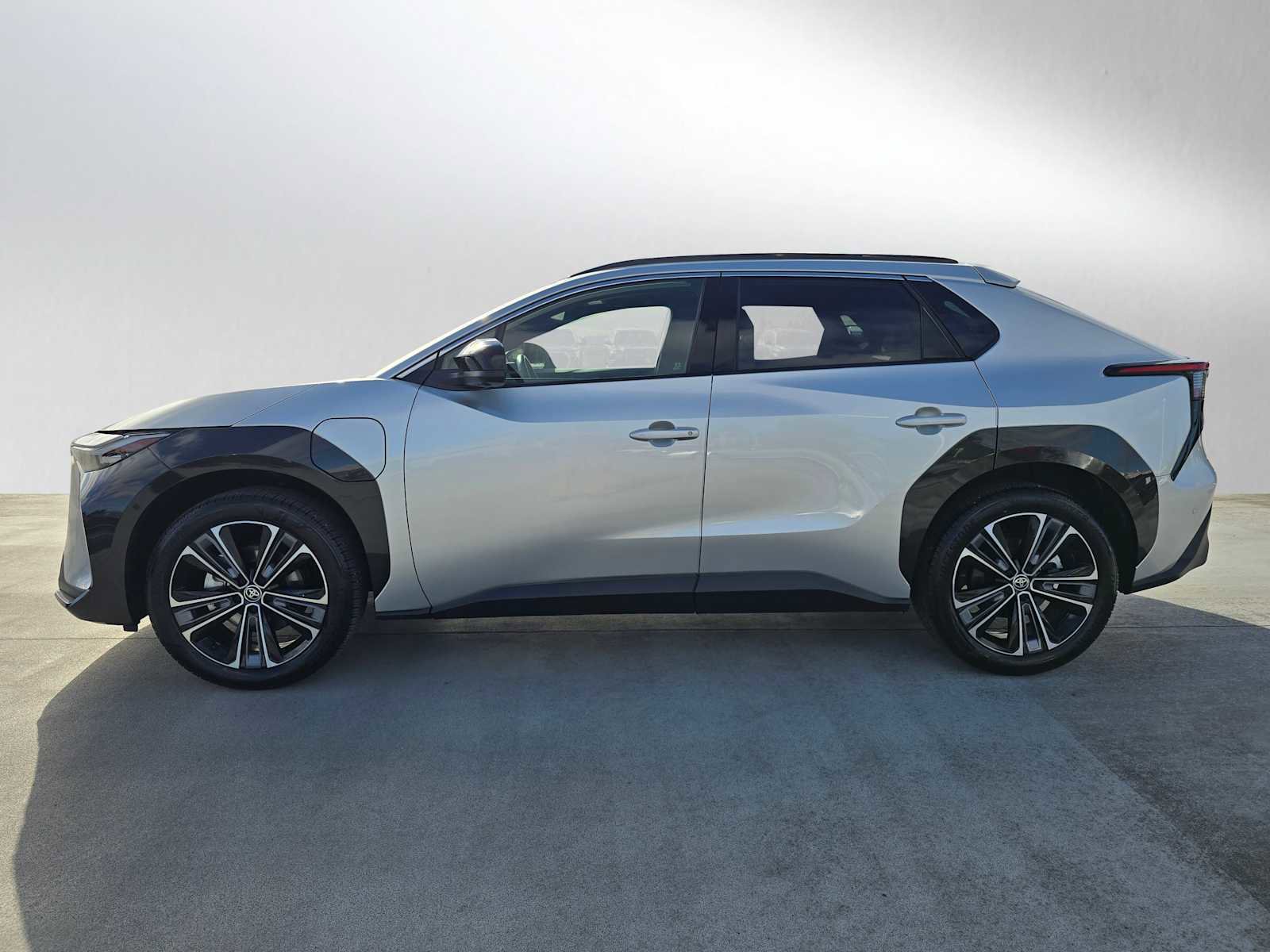 Certified 2025 Toyota bZ4X AWD image 4