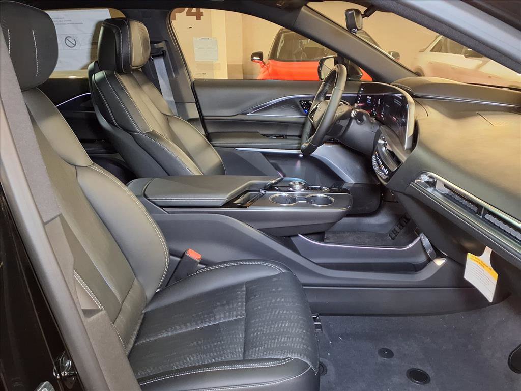 New 2026 Cadillac Lyriq V image 6