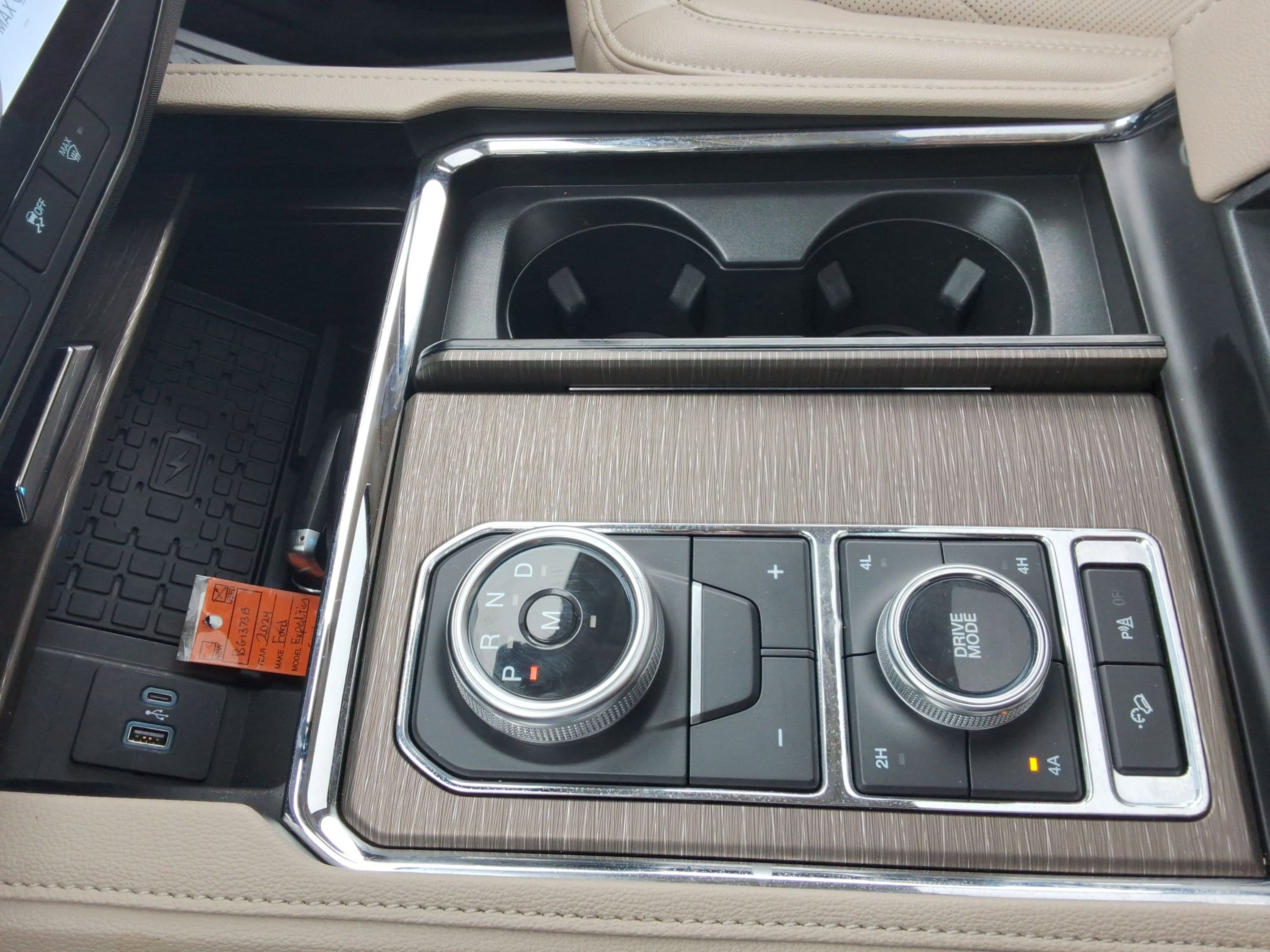 Used 2024 Ford Expedition Limited image 18