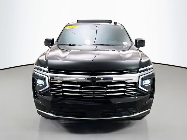 Used 2025 Chevrolet Suburban Premier AWD/4WD image 2