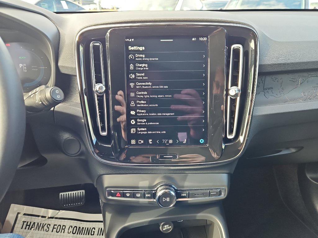 Used 2025 Volvo EX40 Core image 11