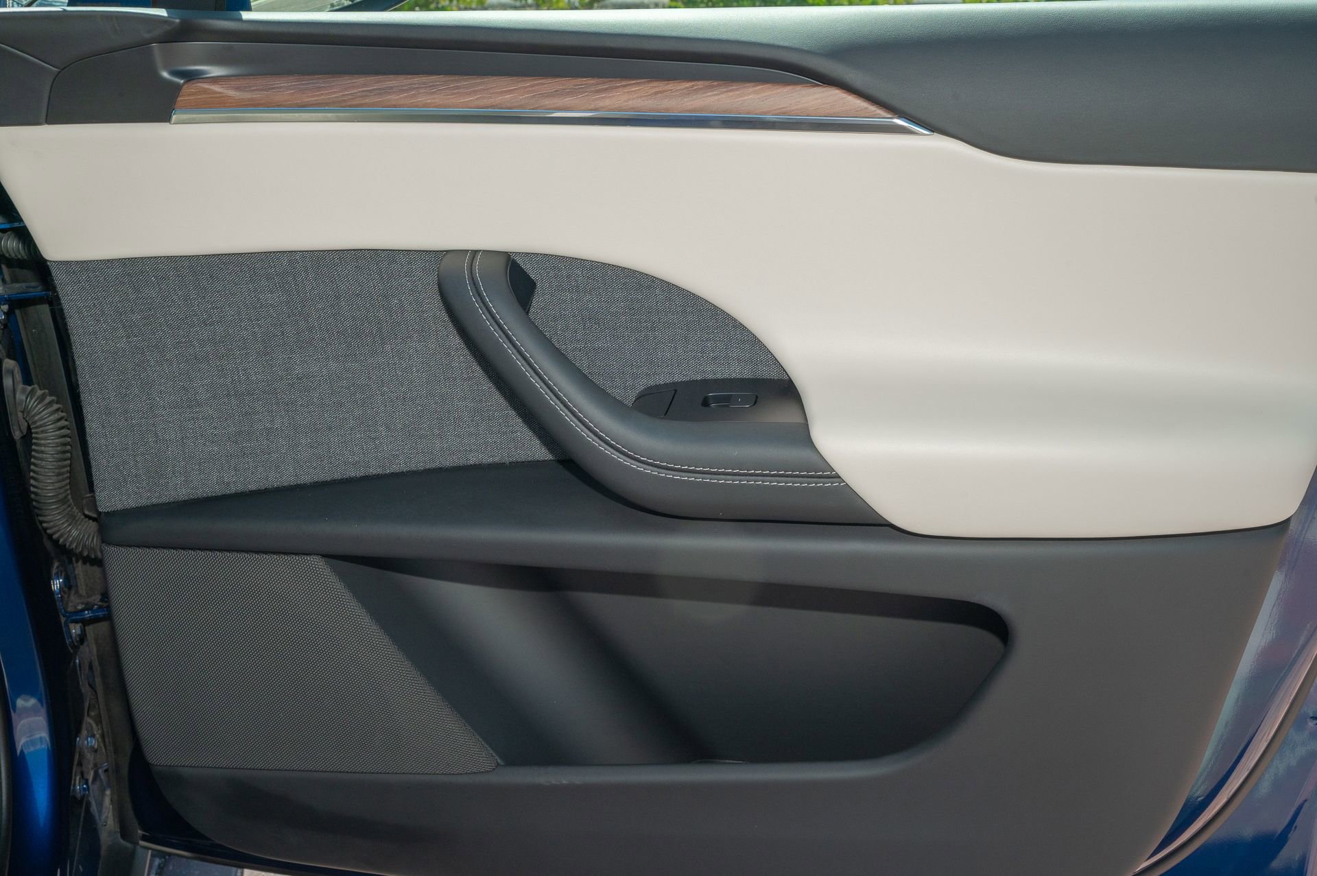 Used 2022 Tesla Model X Long Range image 19