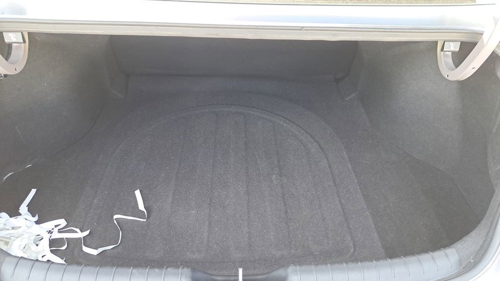 Used 2024 Hyundai Elantra SEL FWD image 17