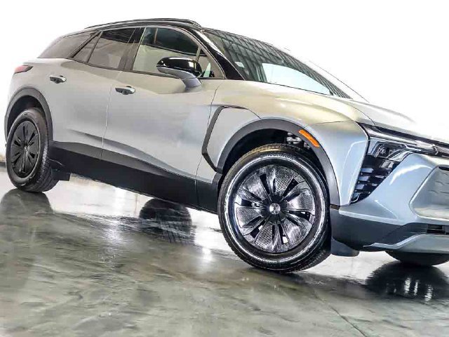 Used 2026 Chevrolet Blazer EV LT AWD/4WD image 5