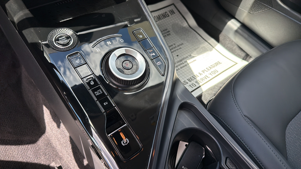 Used 2024 Kia Niro EX w/ EX Cold Weather Package FWD image 26