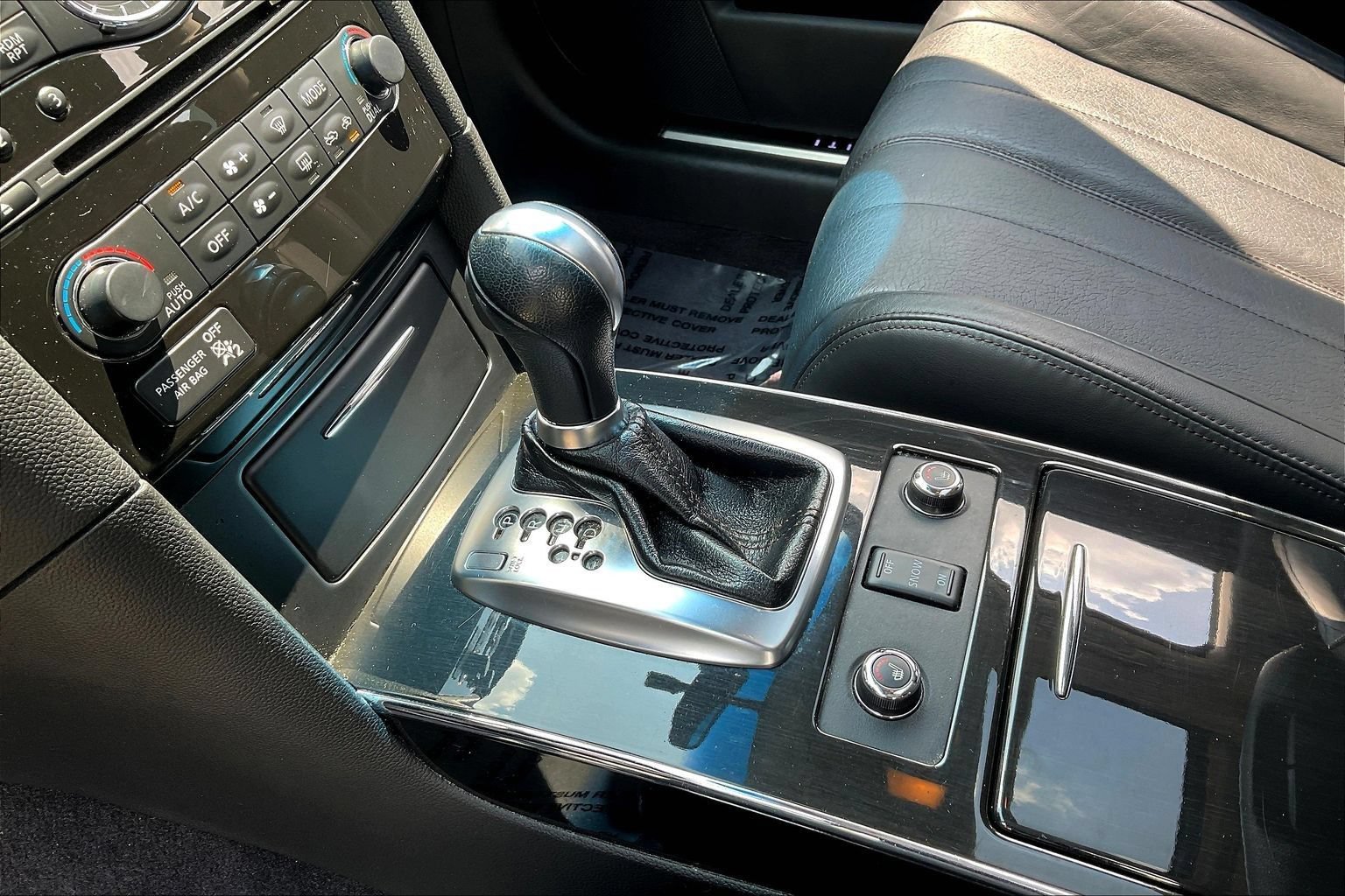 Used 2015 INFINITI QX70 AWD w/ Premium Package image 17