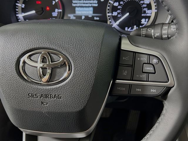 New 2026 Toyota Highlander XLE image 17
