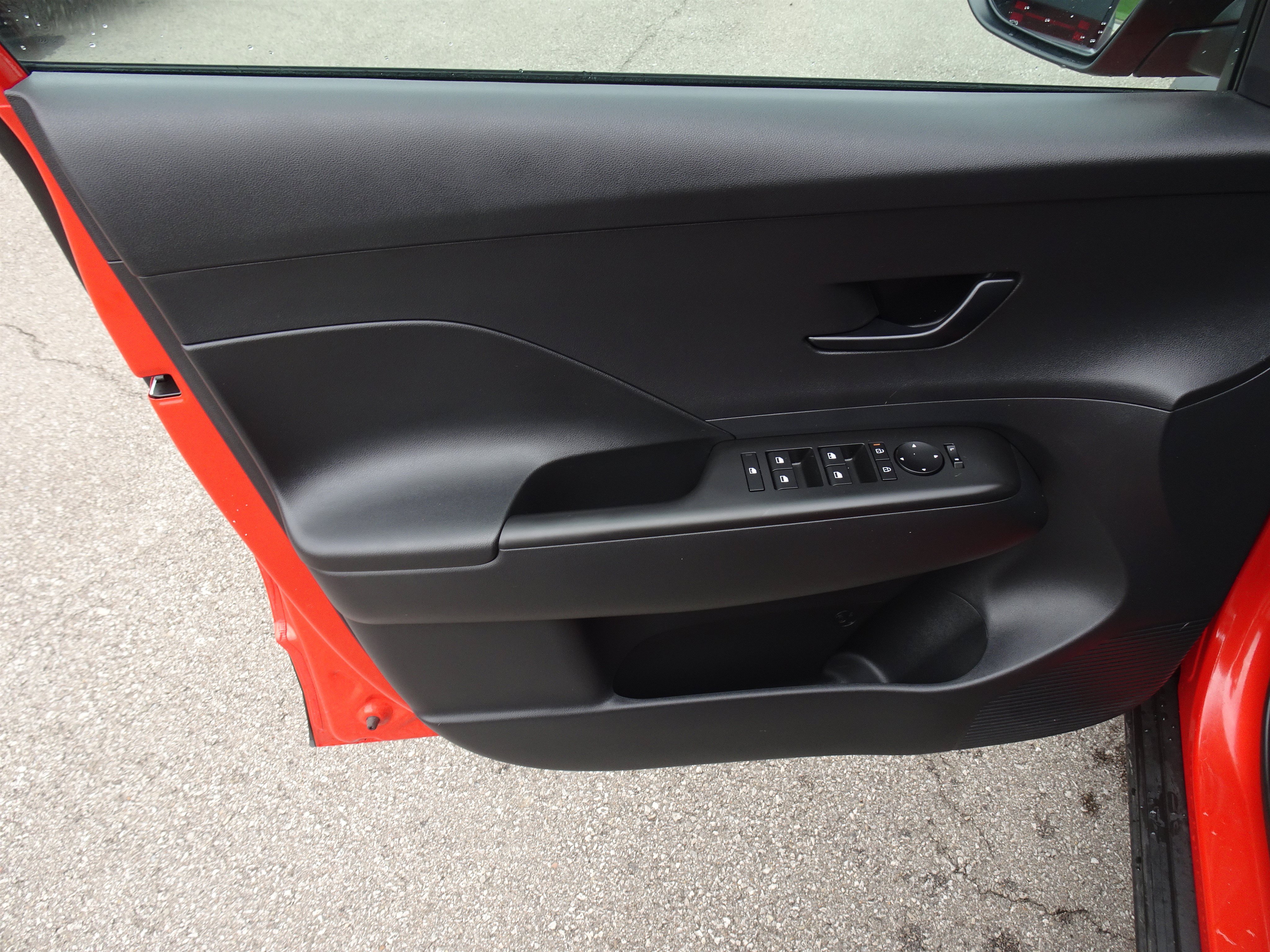 Used 2025 Hyundai Kona SEL AWD/4WD image 12