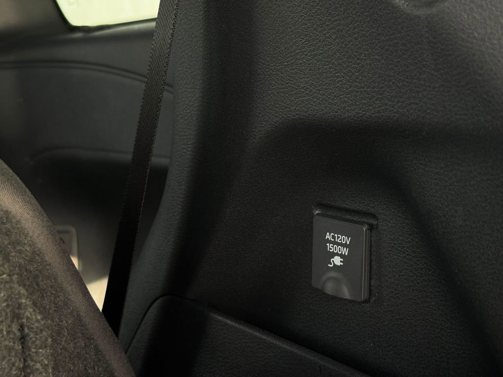 Certified 2025 Toyota Sienna Limited AWD/4WD image 35