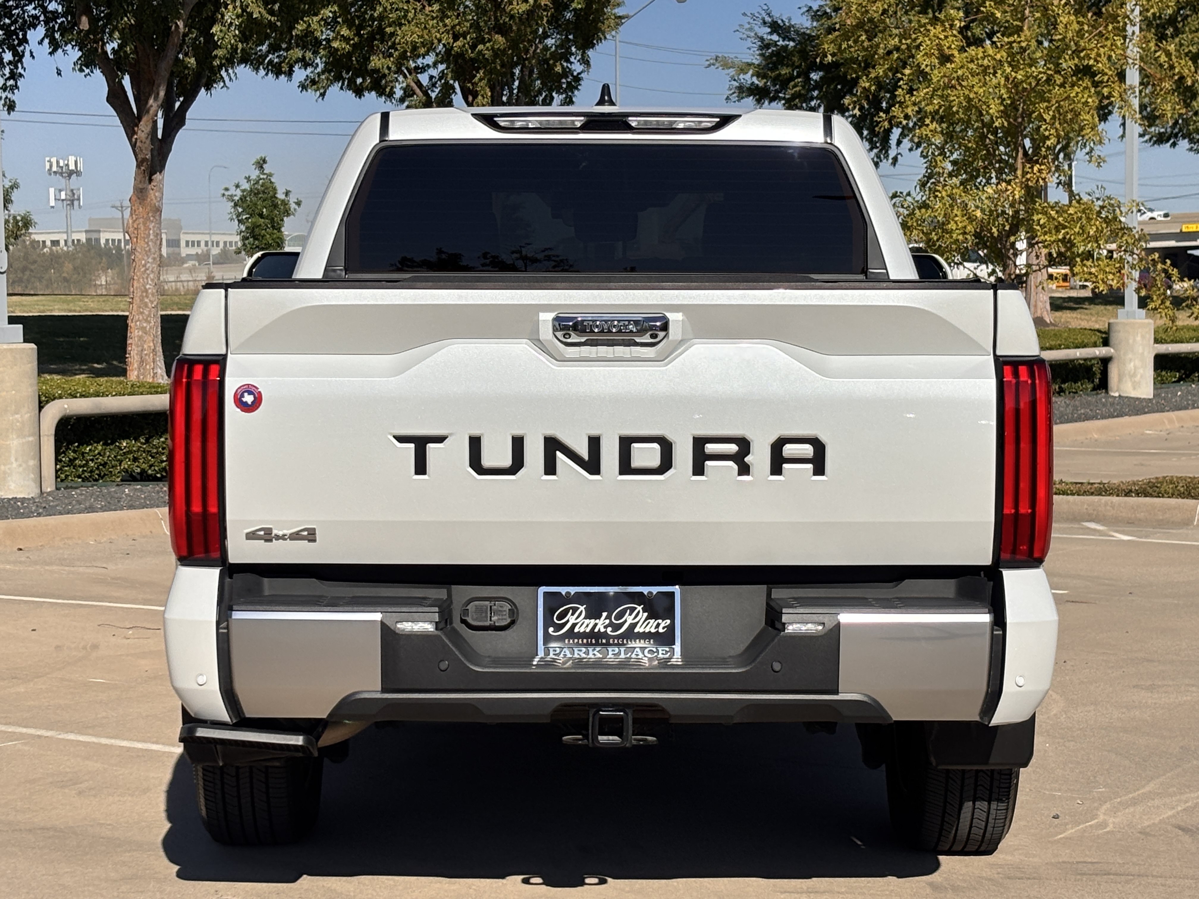Used 2025 Toyota Tundra Limited w/ Power Package AWD/4WD image 4