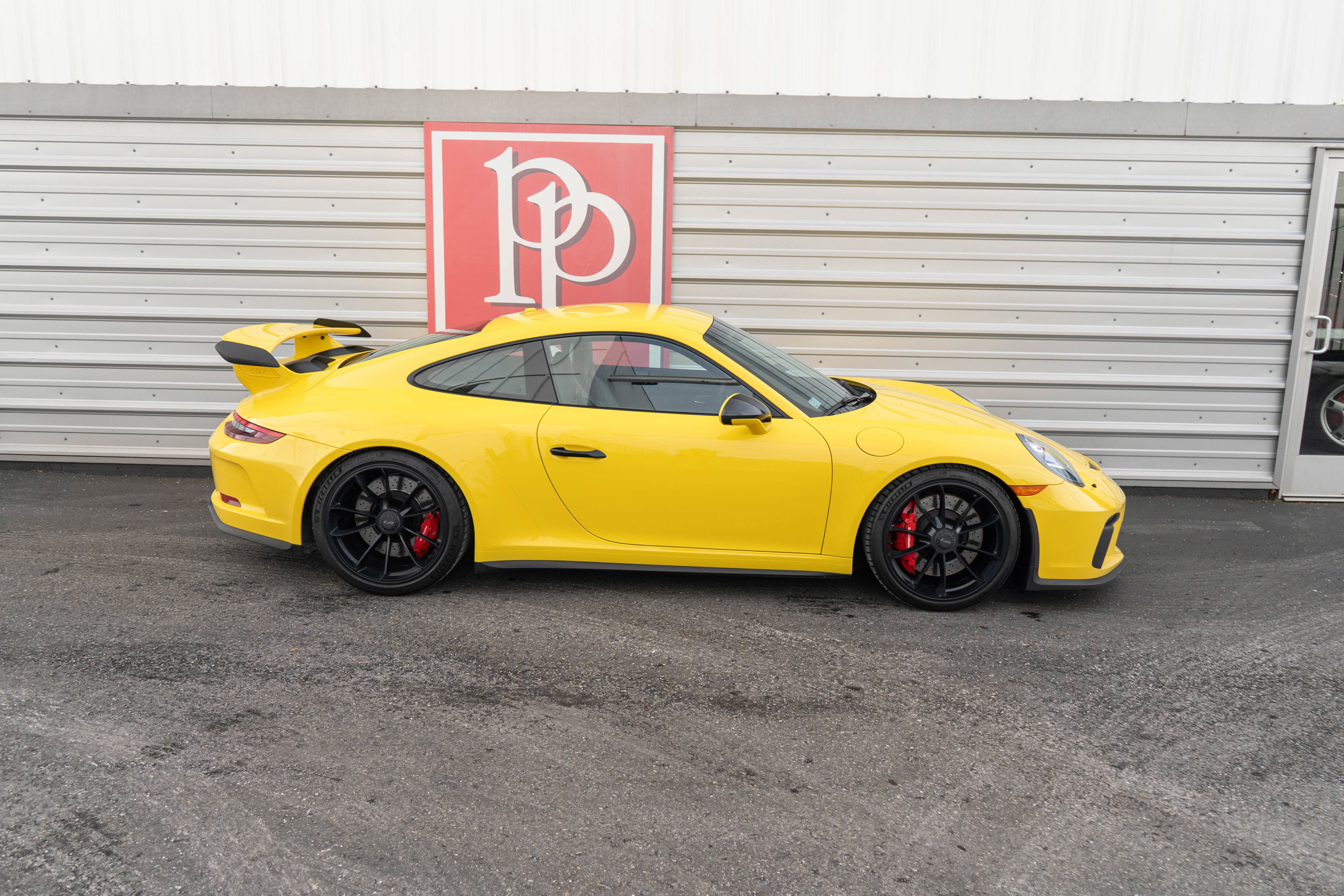 Used 2018 Porsche 911 GT3 w/ Sport Chrono Package RWD image 45