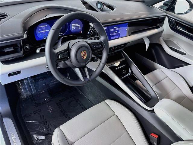 New 2026 Porsche Macan 4 Electric AWD/4WD image 4
