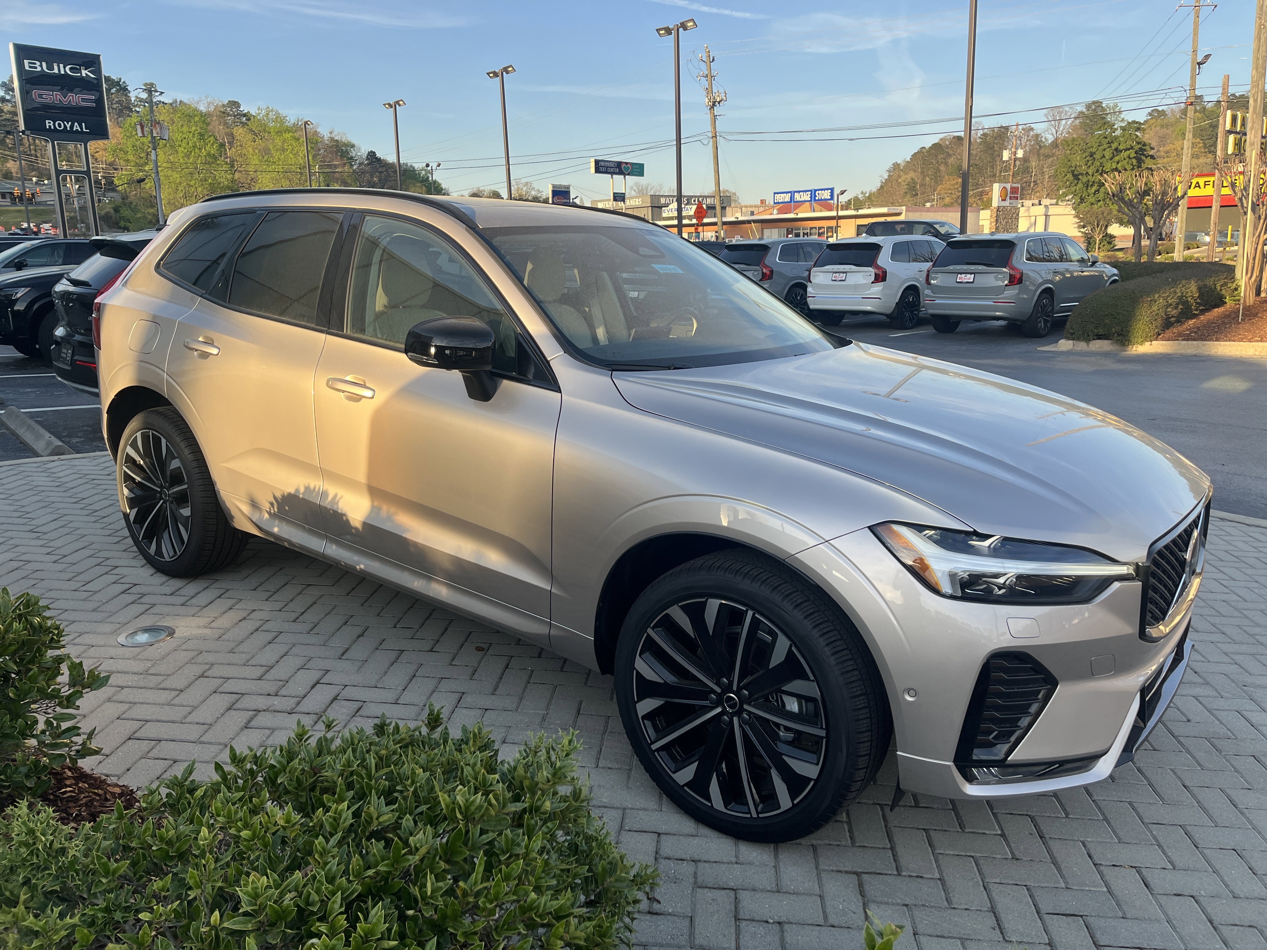 New 2026 Volvo XC60 B5 Ultra w/ Protection Package Premier image 6