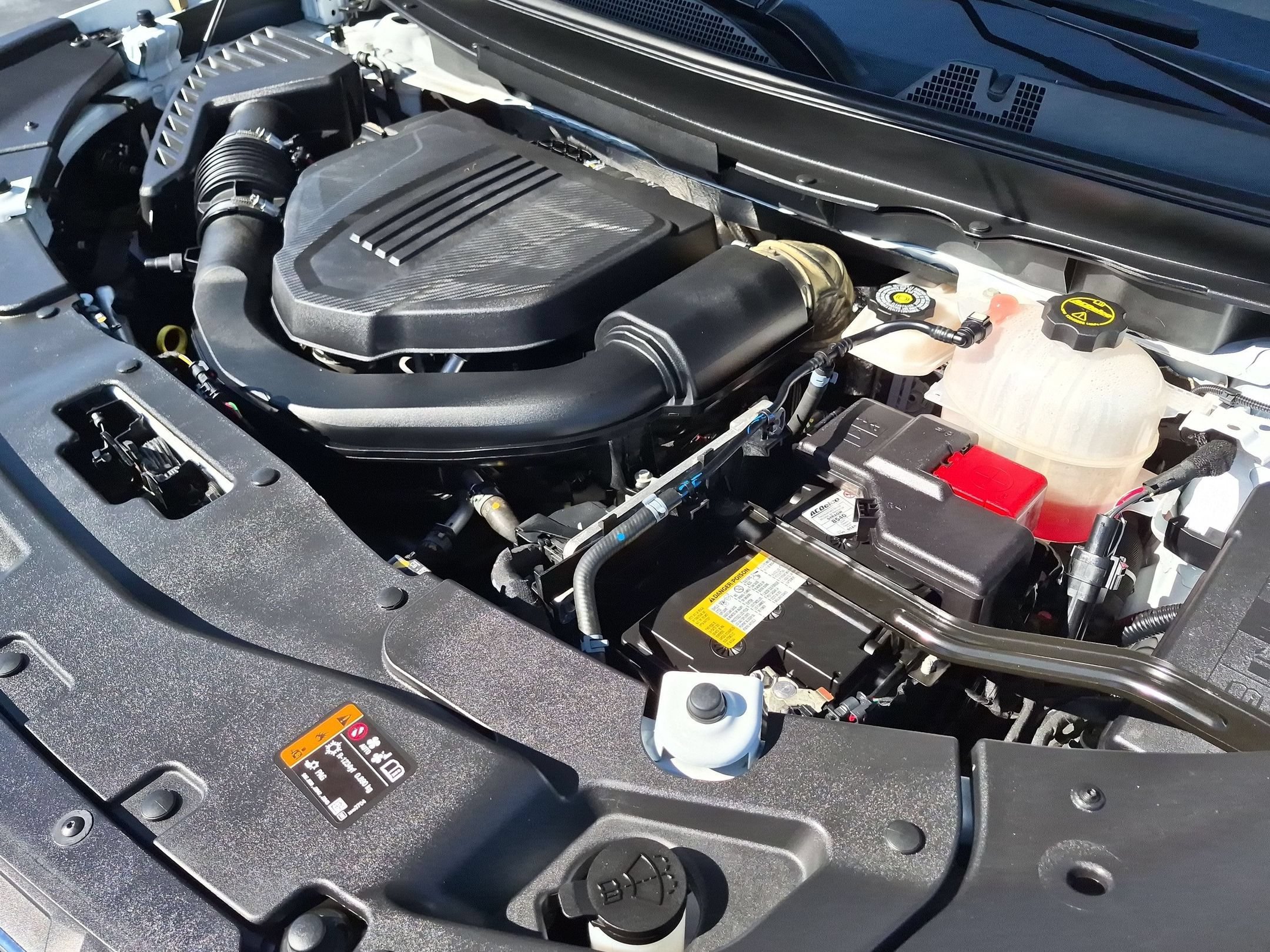 Used 2025 Chevrolet Traverse LT FWD image 41