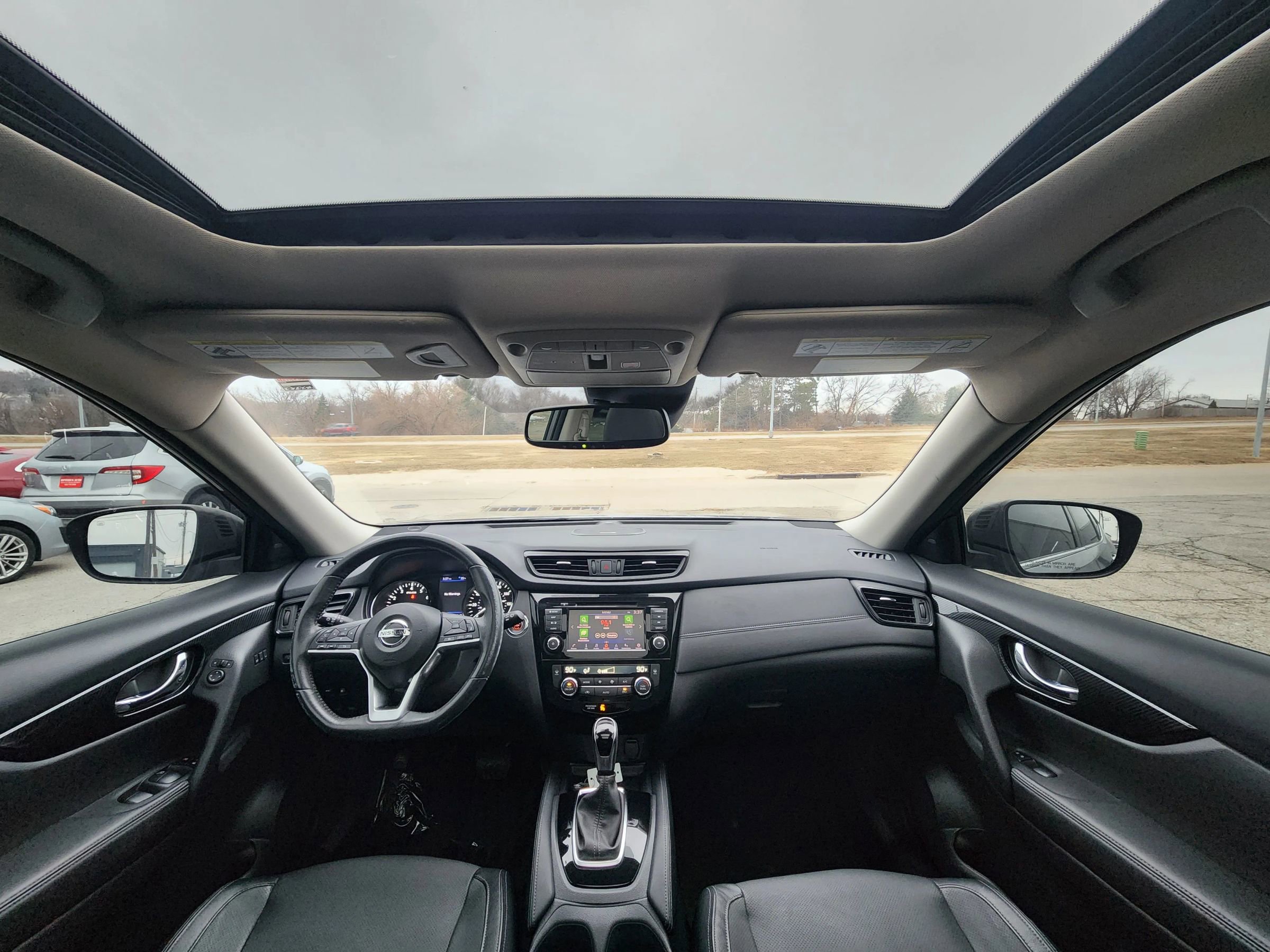 Used 2018 Nissan Rogue SL w/ Premium Package image 9