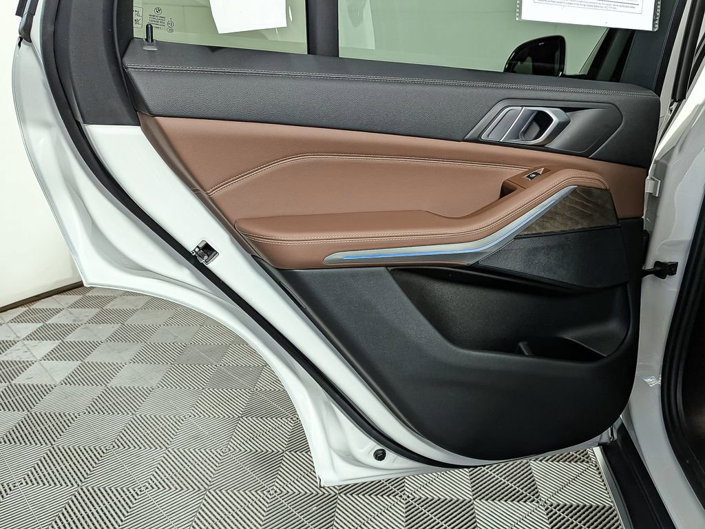 Certified 2022 BMW X5 xDrive45e w/ Parking Assistance Package image 43