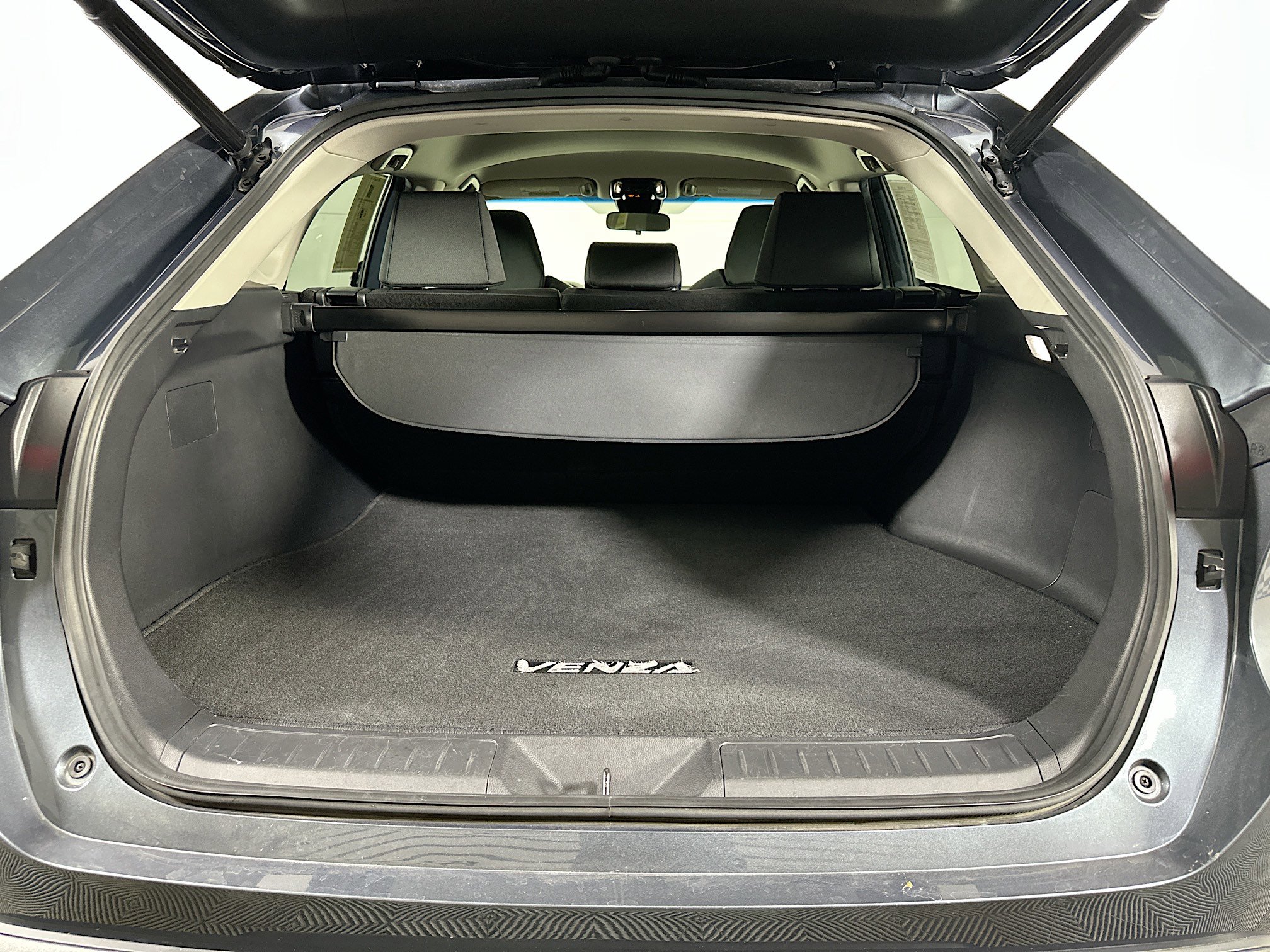 Used 2021 Toyota Venza LE w/ Carpet Mat Package (TMS) AWD/4WD image 28