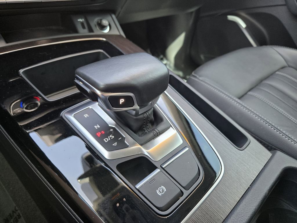 Used 2022 Audi Q5 2.0T Premium w/ Convenience Package AWD/4WD image 22