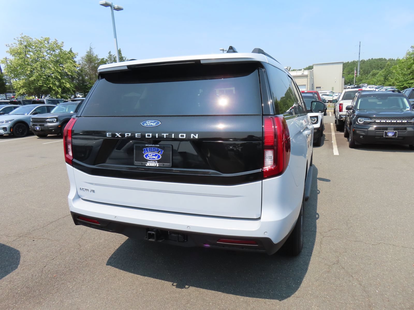 New 2026 Ford Expedition Active AWD/4WD image 4