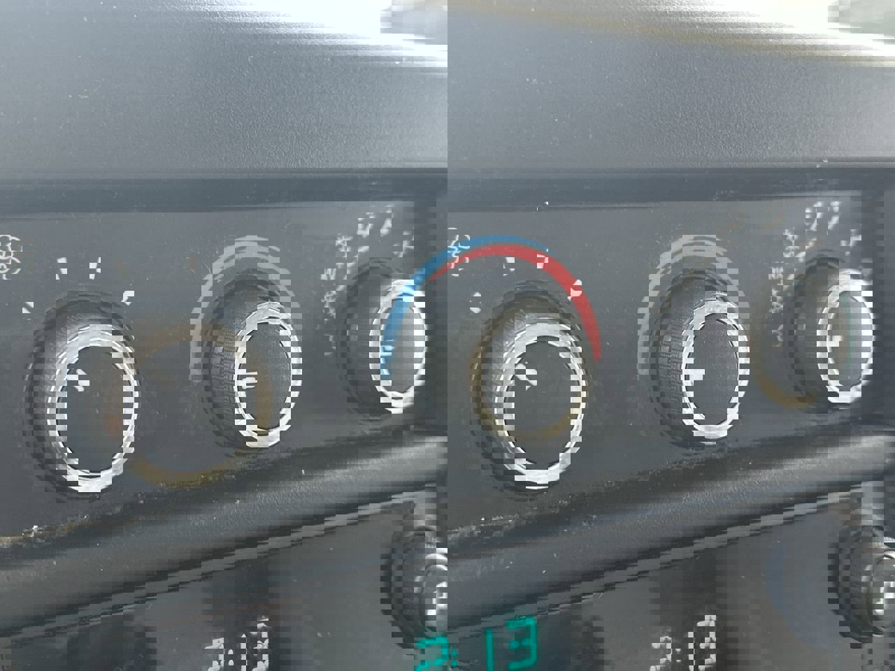 Used 2014 Chevrolet Express 3500 image 17