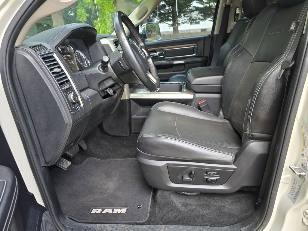 Used 2016 RAM 3500 Laramie w/ Convenience Group AWD/4WD image 22