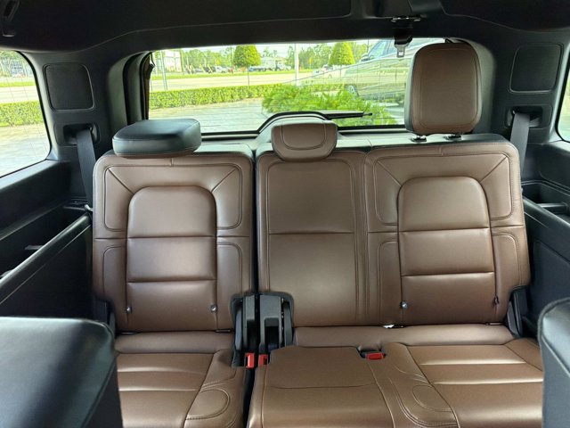 Certified 2024 Lincoln Navigator Reserve AWD/4WD image 24
