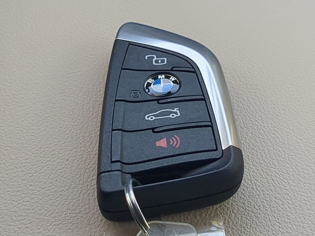 New 2026 BMW 330i Sedan w/ Premium Package image 29