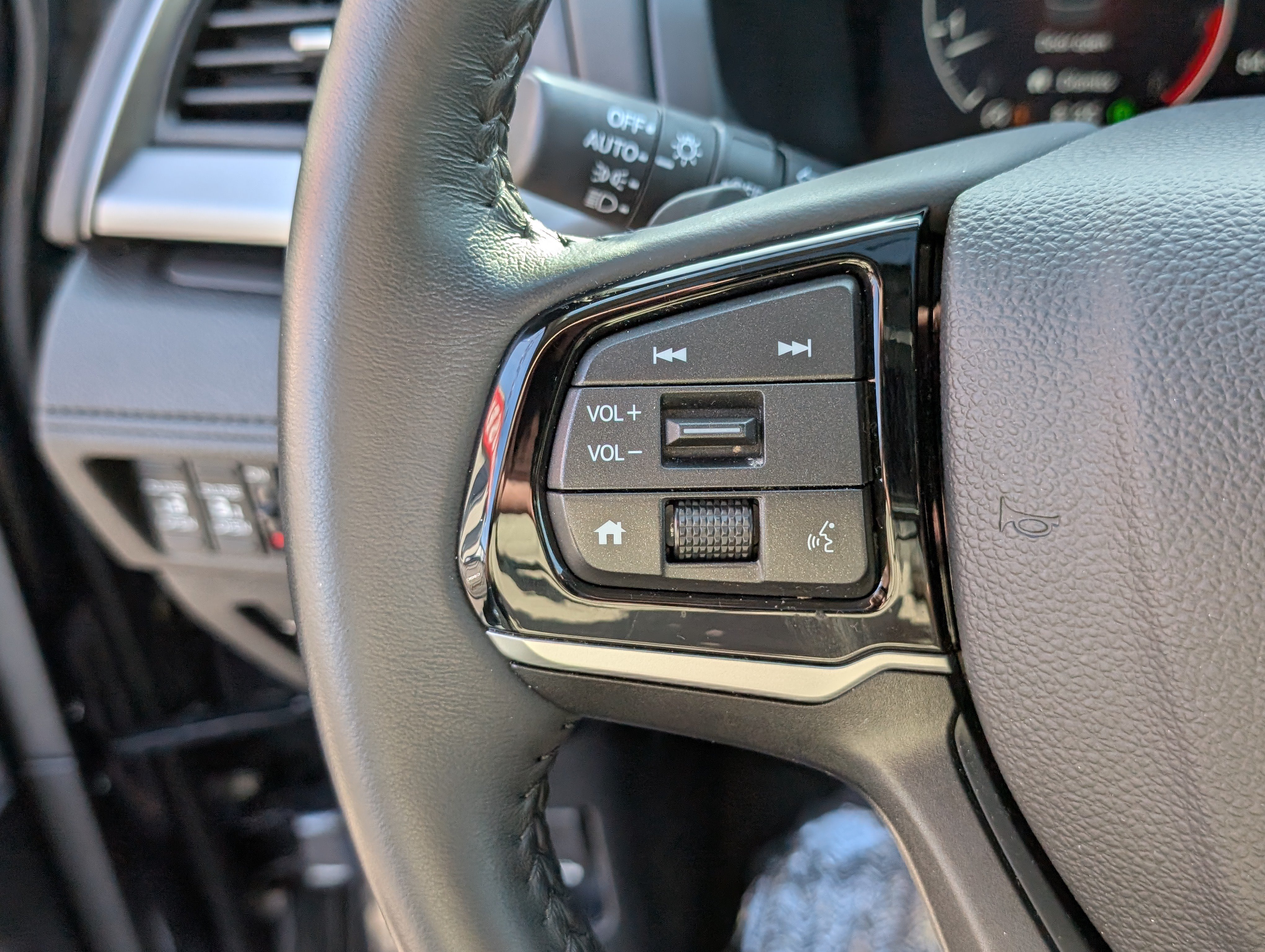 Used 2025 Honda Odyssey EX-L image 24