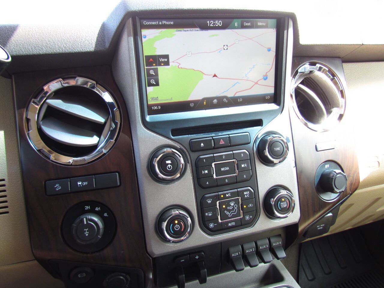 Used 2016 Ford F250 Lariat w/ Lariat Interior Package image 20