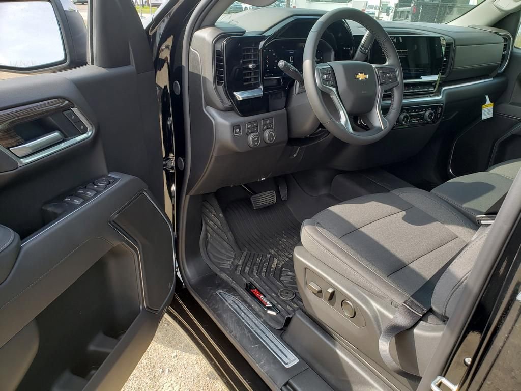 New 2026 Chevrolet Silverado 1500 LT w/ Z71 Off-Road Package AWD/4WD image 9