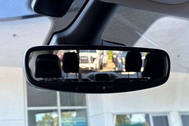 Used 2021 Chrysler Pacifica Touring-L FWD image 26