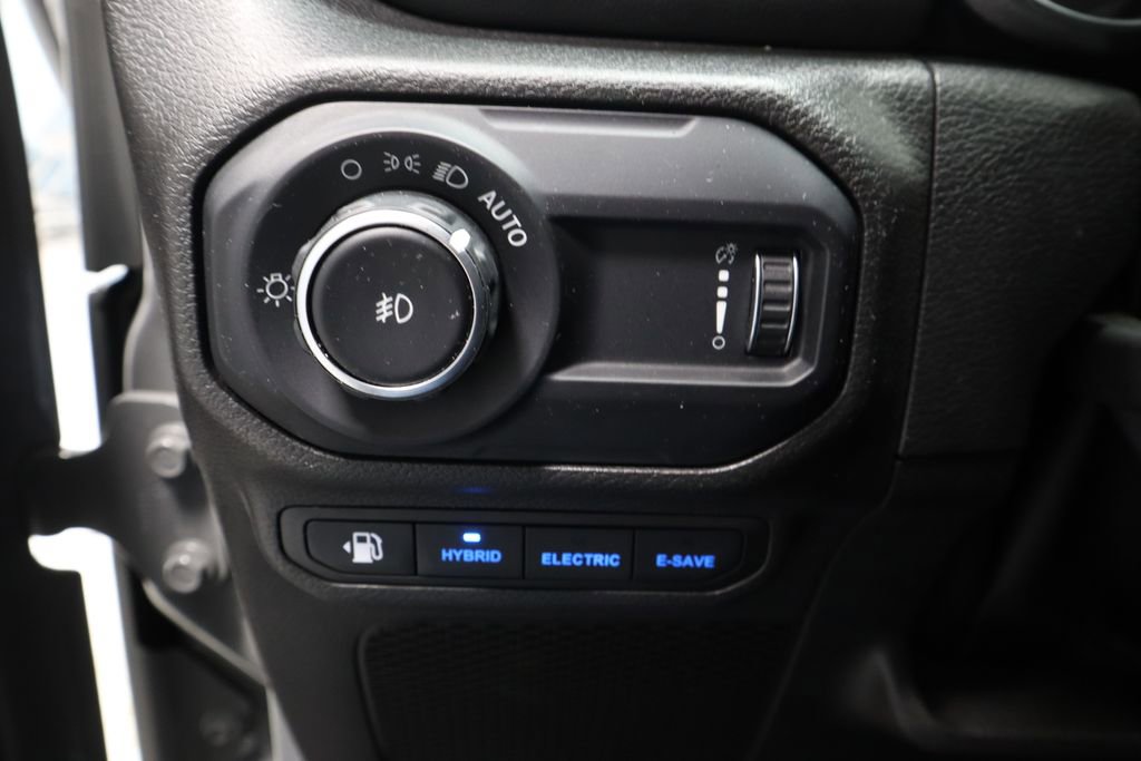 Used 2023 Jeep Wrangler Unlimited Sahara AWD/4WD image 27