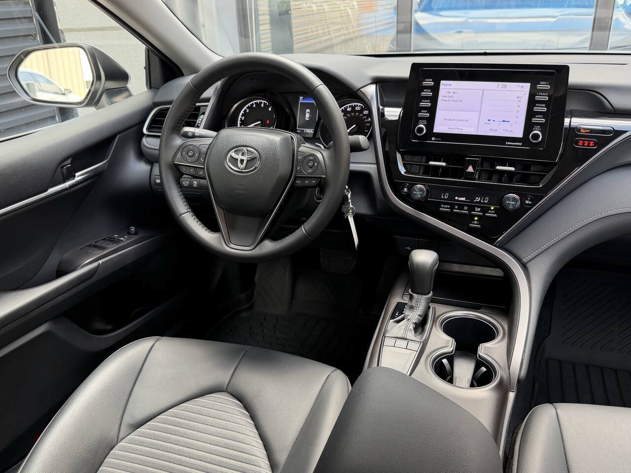 Used 2024 Toyota Camry SE FWD image 23