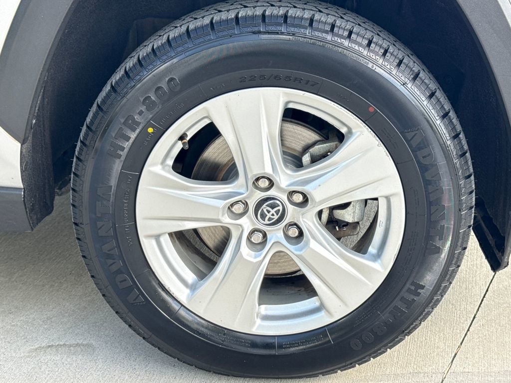 Used 2020 Toyota RAV4 XLE image 11