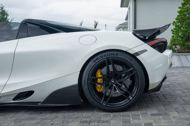 Used 2020 McLaren 720S Performance RWD image 5