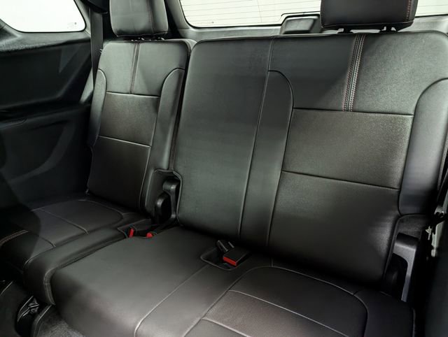 Used 2023 Chevrolet Traverse RS AWD/4WD image 16