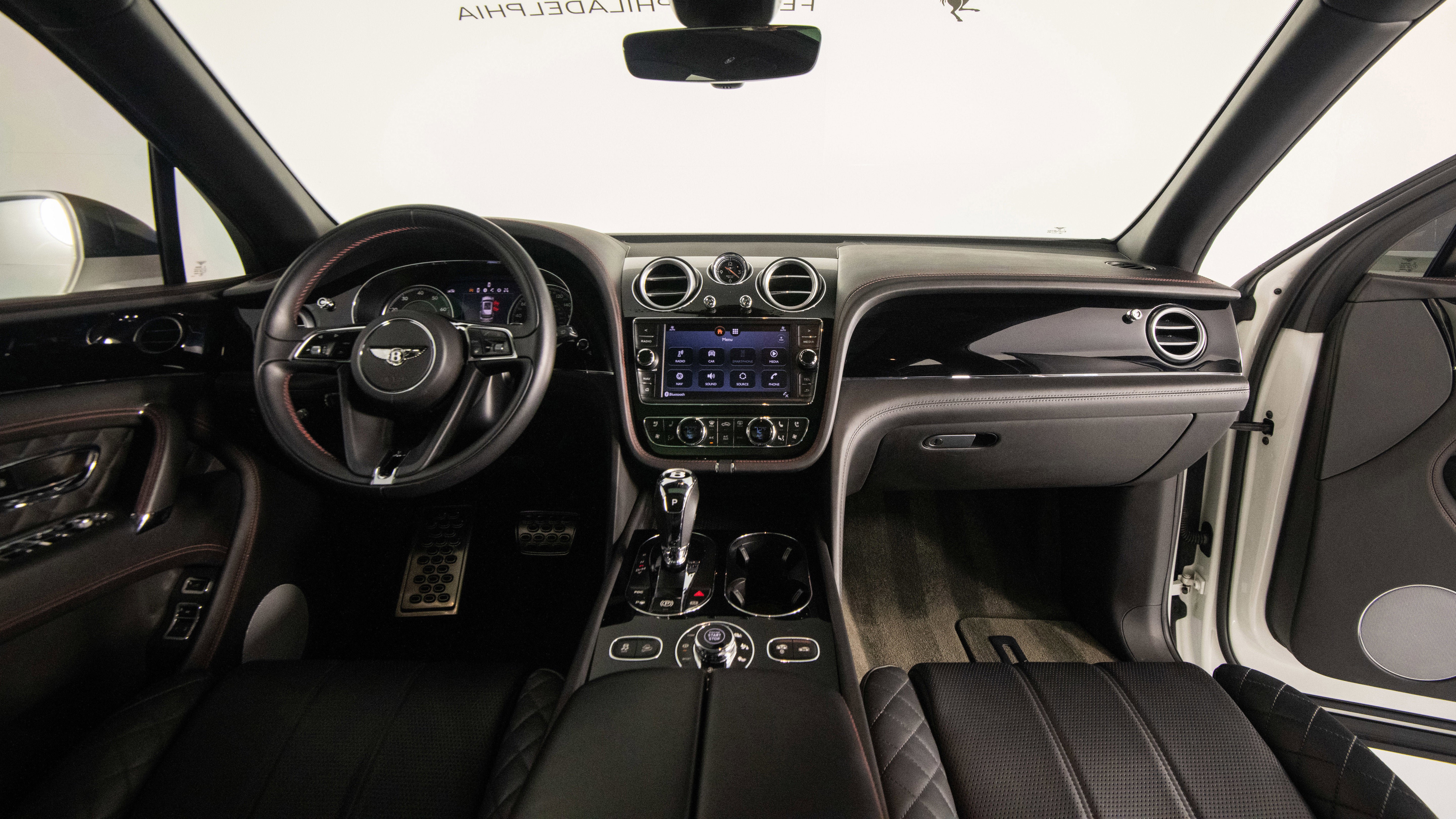 Used 2018 Bentley Bentayga image 52